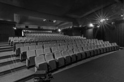 Obcowanie z kulturą - maturzyści w Teatrze Współcz